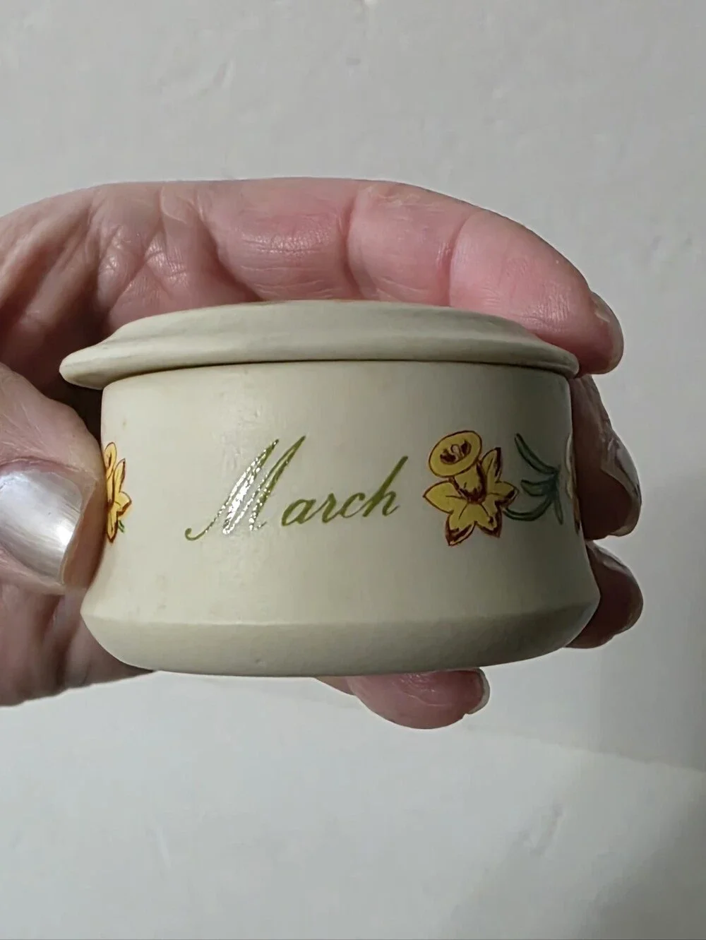 Lefton Flower Of The Month March #KW642 Trinket Box Antique Ivory